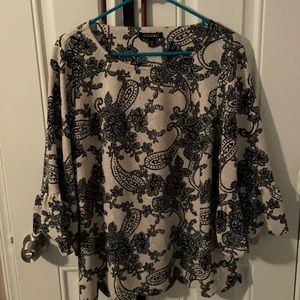Scalloped edge plus size top